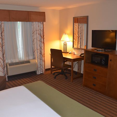 Holiday Inn Express & Suites Donegal By Ihg Exterior photo
