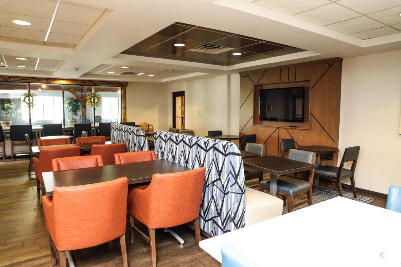 Holiday Inn Express & Suites Donegal By Ihg Exterior photo