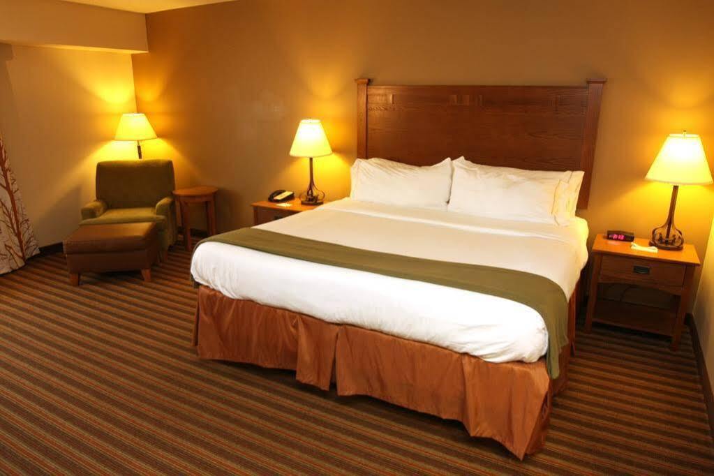 Holiday Inn Express & Suites Donegal By Ihg Exterior photo